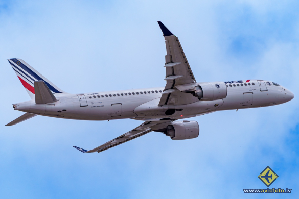 Airbus A220-300